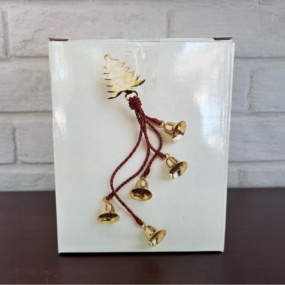 Brass Pine Tree and 5 Brass Bells Swag for Door or Window New in Box - Picture 8 of 14